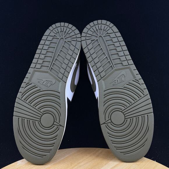 Nike Air Jordan 1 Low Black Toe Medium Olive 553558-092 Men's Size 12 New - Picture 8 of 9